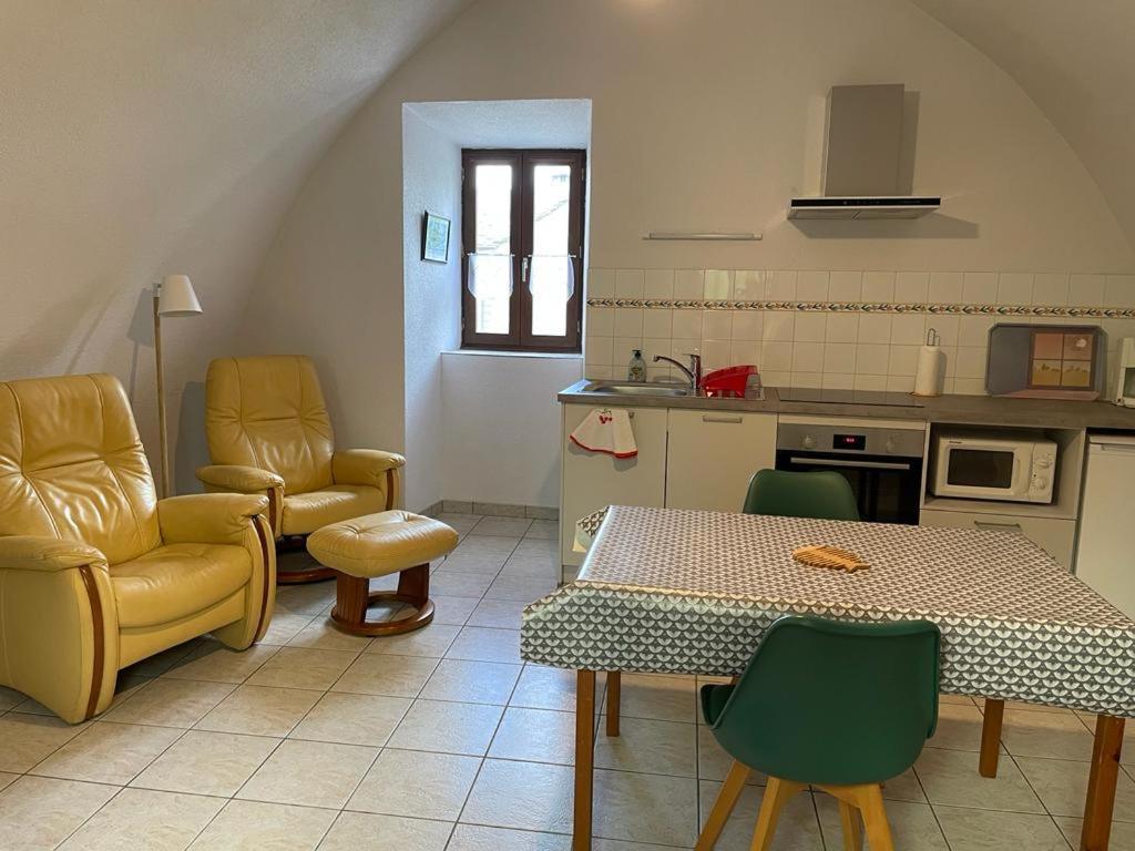 Gite Montalies Severac-d'Aveyron Exterior photo